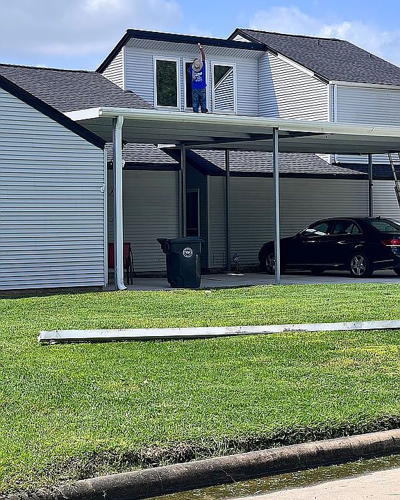 2nd image of 13819 Greenway Dr