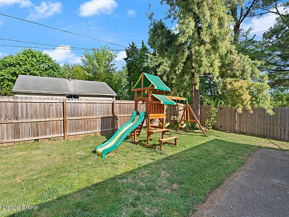 5th image of 10005 Cardigan Dr