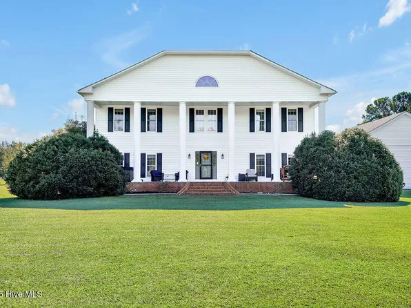 651 Gilbert Road SE, Bolivia, NC 28422