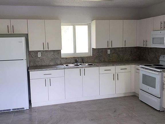 2nd image of 1650 W 44th Pl APT 226