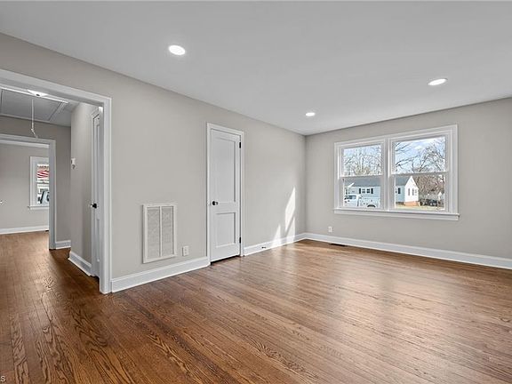 5th image of 2518 Timber Ln