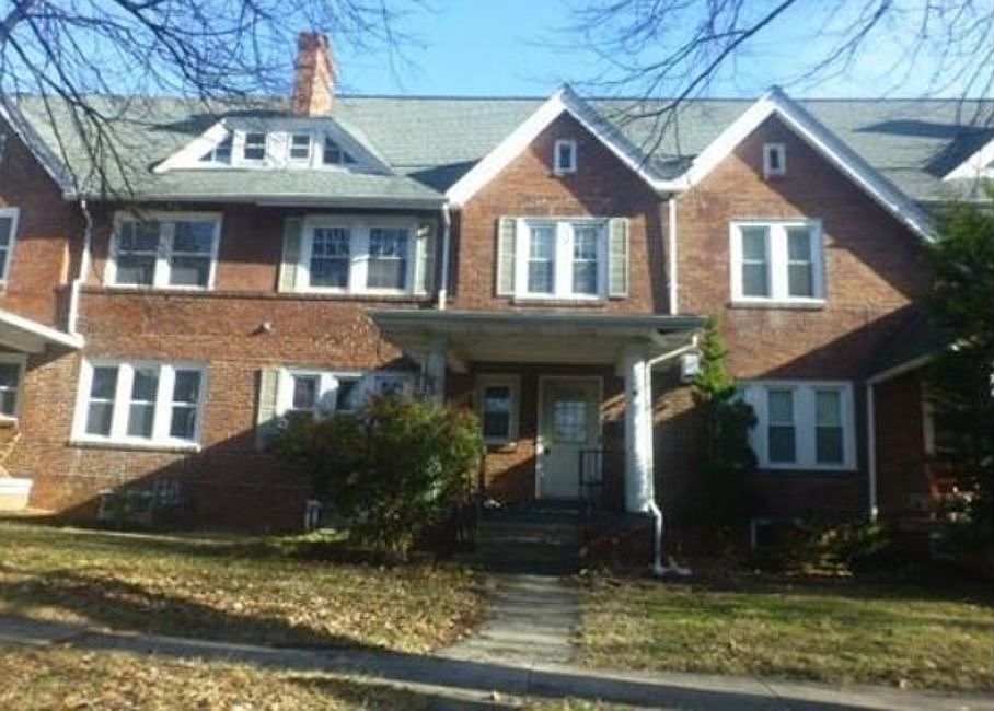 1st image of 107 S Park Rd