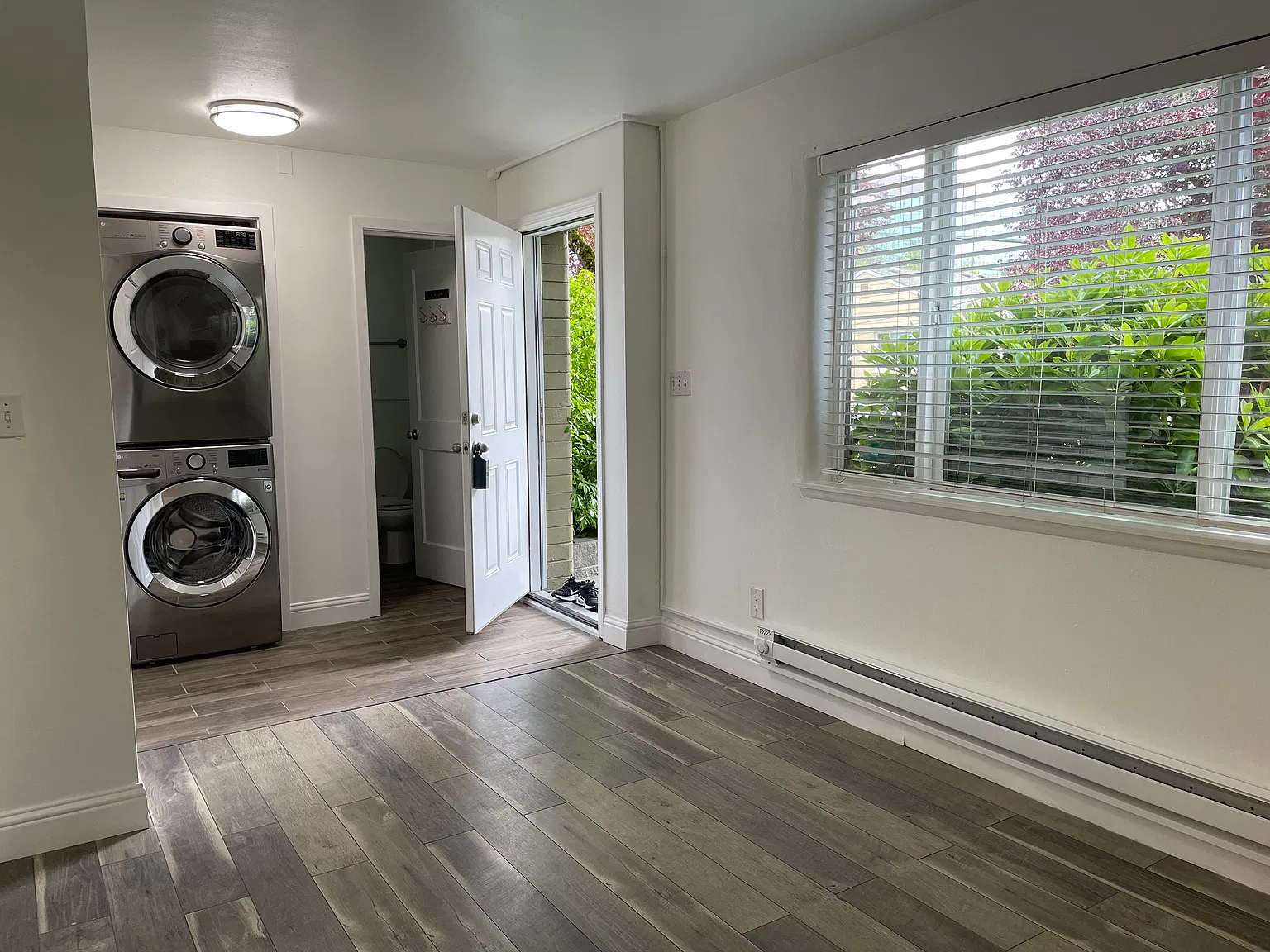 1 bed, 420 sqft, $1,800 — Photo 1