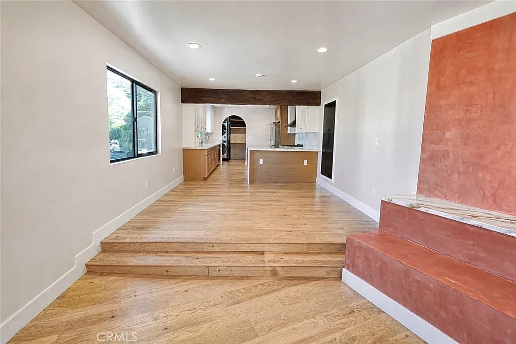 2 bed, 1400 sqft, $6,500 — Photo 4