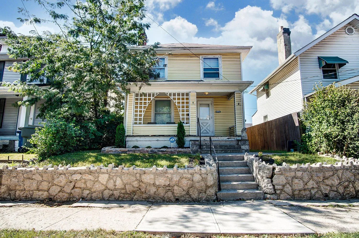 1567 S 6th St photo 1
