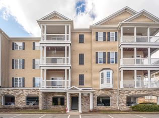 1111 Suncrest Vlg, Morgantown, WV 26505