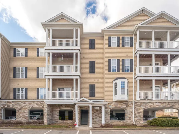 1111 Suncrest Vlg, Morgantown, WV 26505