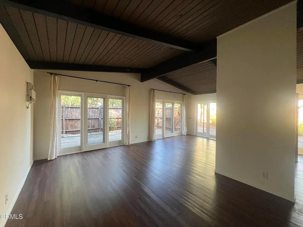 2 bed, 1.0 bath, 876 sqft, $2,850 — Photo 3