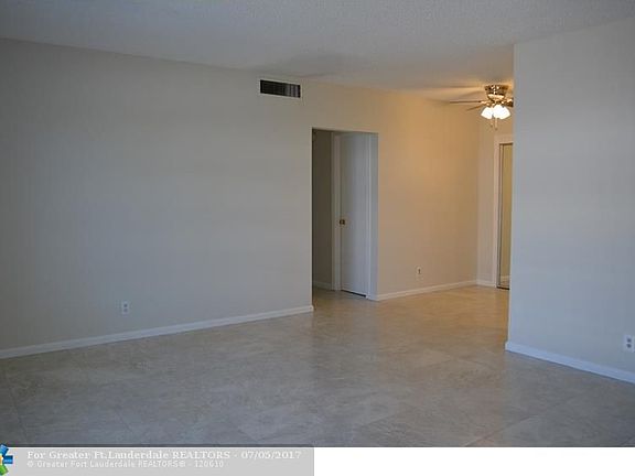 4th image of 2161 NE 68th St APT 301