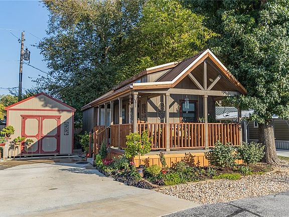 2nd image of 1014 W Olive St Lot 16