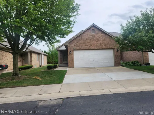 3966 Sunflower Ln, Warren, MI 48091