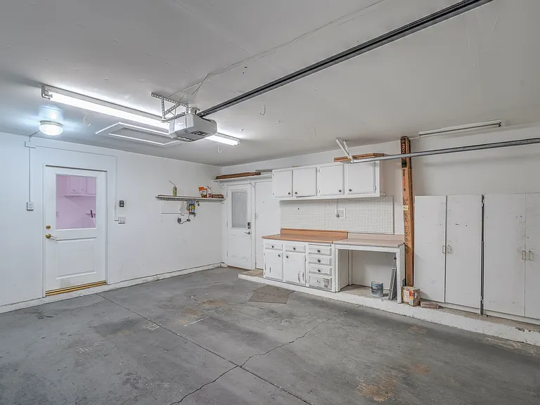 3445 Toquima Cir — Photo 31