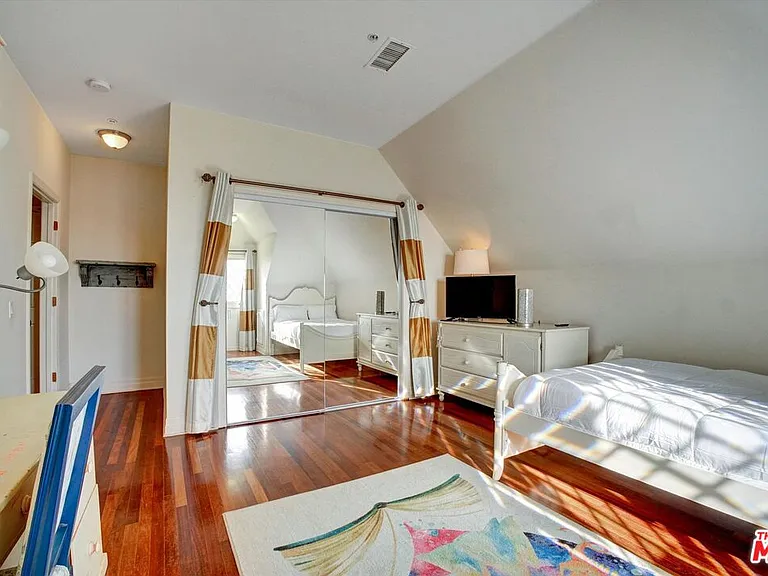 5805 Foxview Dr — Photo 26