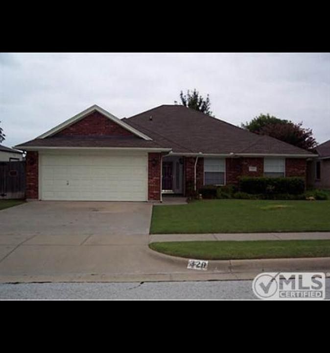 1st image of 320 Angela Dr