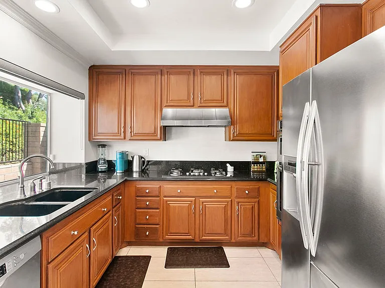 28602 Silverton Dr — Photo 2