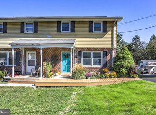 307 Fulton St, Akron, PA 17501