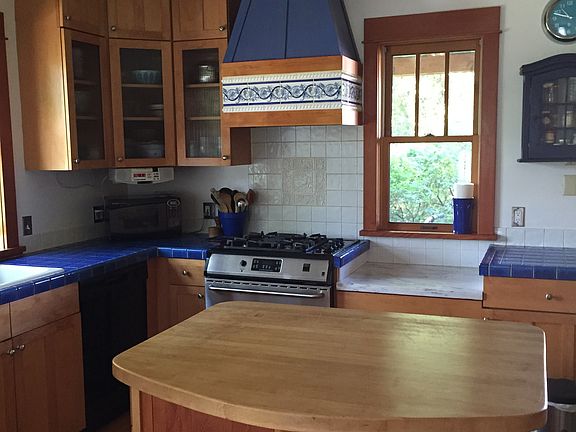 2nd image of 107 N Weaver St
