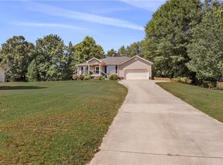 243 Hallmark Cir, Easley, SC 29640