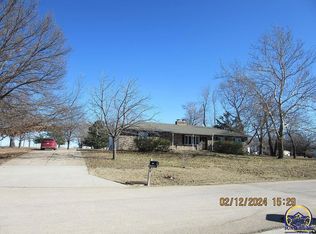 1710 SW Valley Glen Rd, Topeka, KS 66615