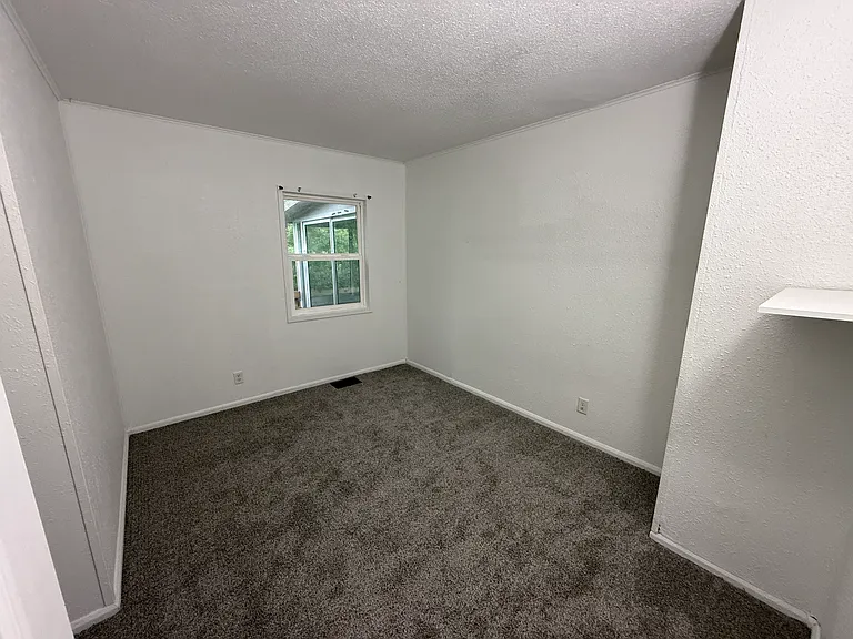 1901 Indiana Ct — Photo 6