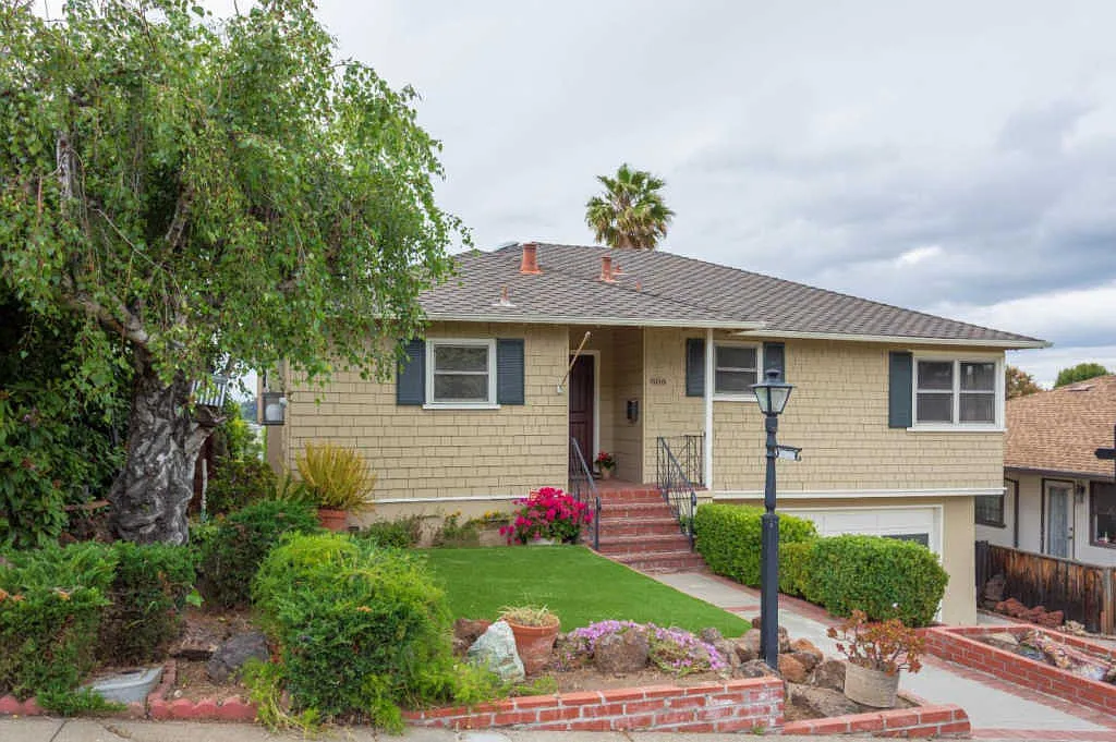 806 Anita Ave photo 1