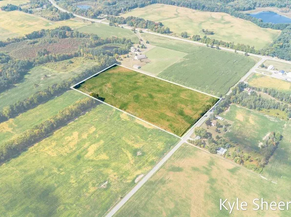 6361 Gavin Lake Ave NE, Rockford, MI 49341