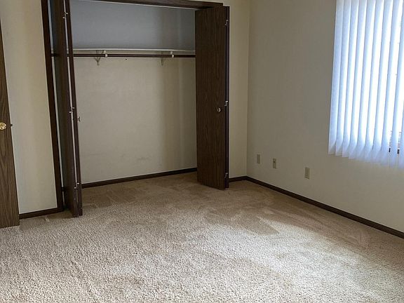 Large Bedroom with very spacious closet