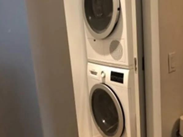 205 East 59th Street image 10 of 12