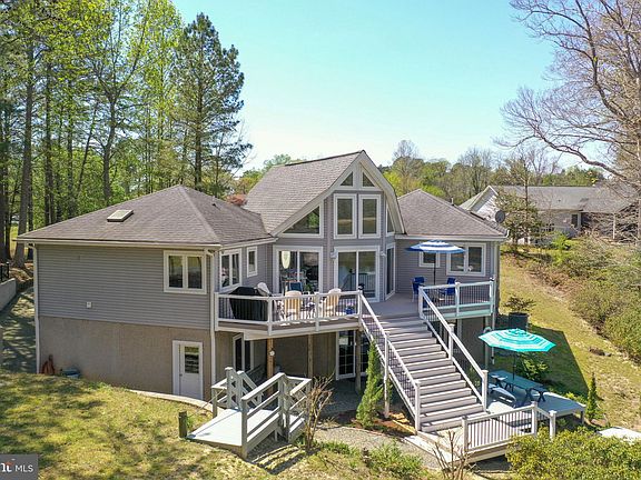 5th image of 1359 Steamboat Ln