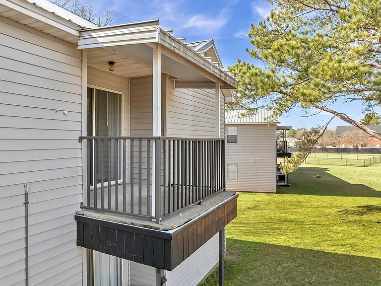 Springlake Apartments — Photo 41