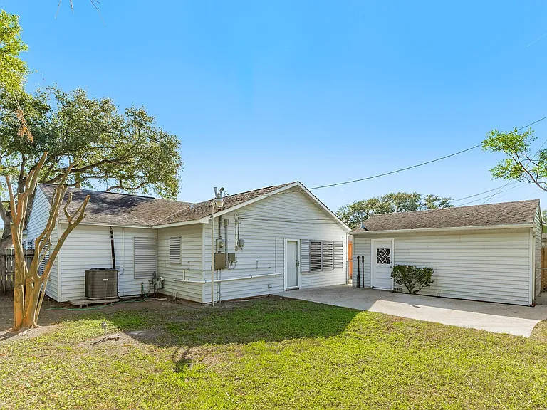 114 Tarpon Ave — Photo 6