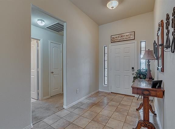 3rd image of 3101 Shoreline Dr