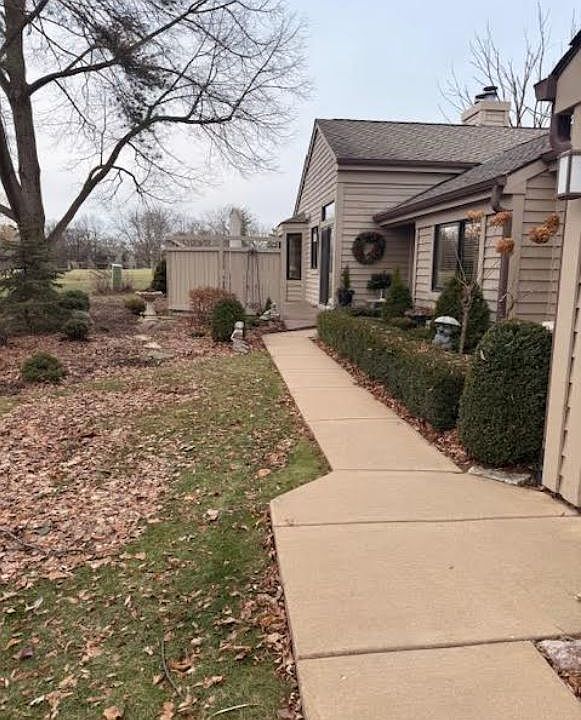 2nd image of 494 Shoreline Rd #670
