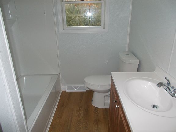 5th image of 23 Deepwood Dr