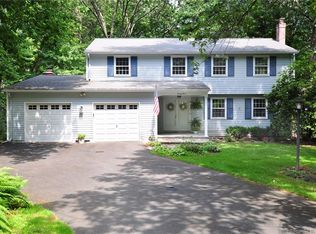 24 Minister Brook Dr, Simsbury, CT 06070