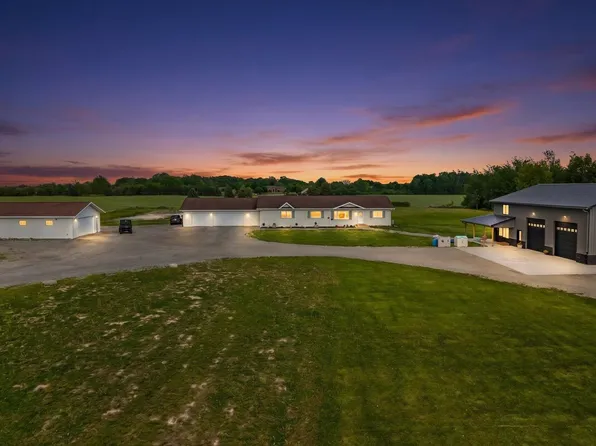 1254 S Overland Rd, De Pere, WI 54115