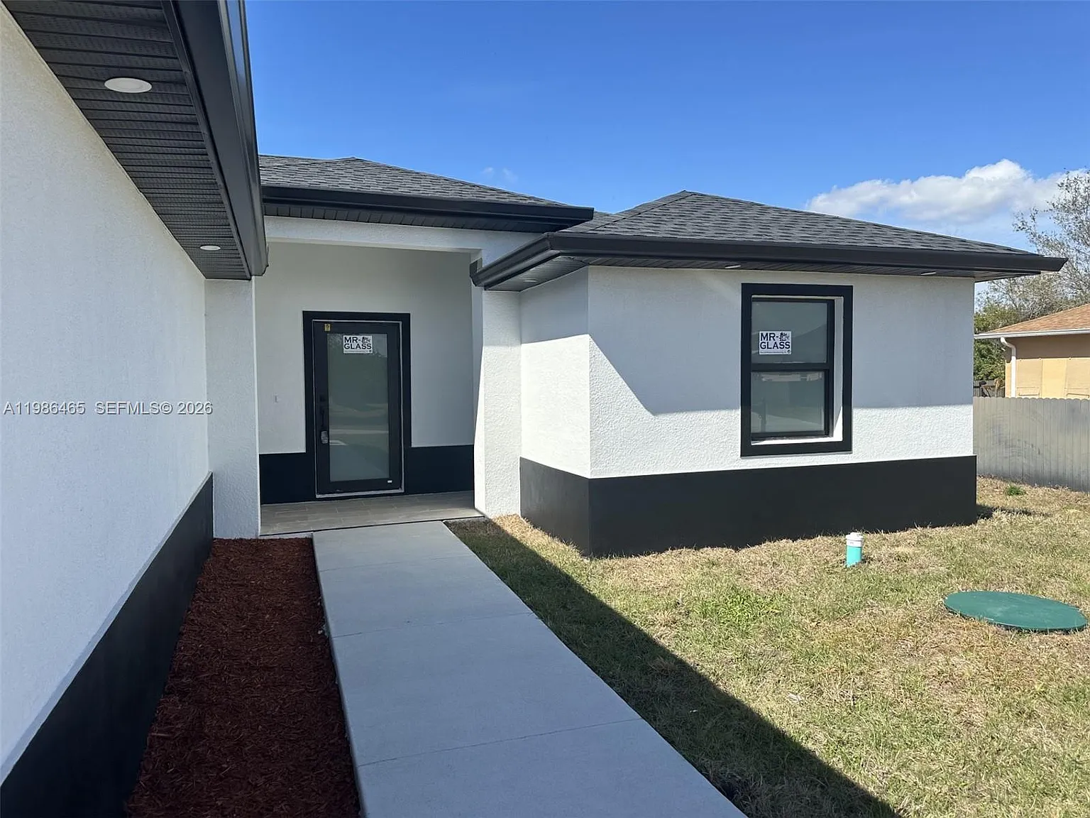 3 bed, 2.0 bath, $2,100 — Photo 3
