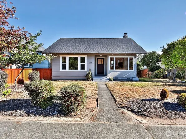 529 E 11th Street, Port Angeles, WA 98362