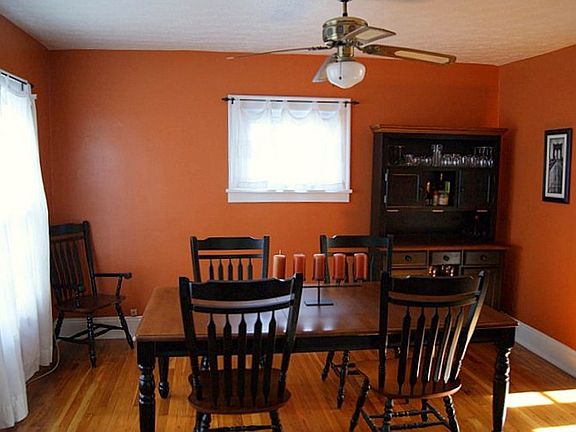 4th image of 2909 Portman Ave