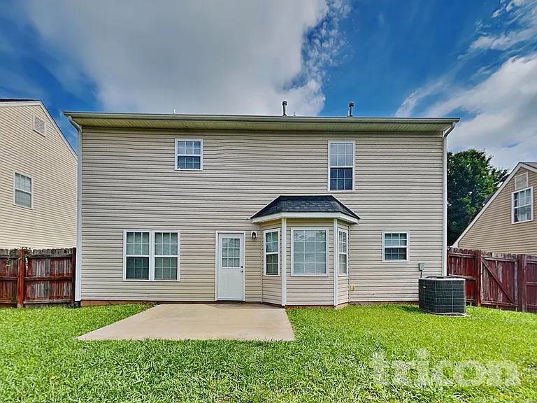2120 Ballingarry Dr — Photo 20