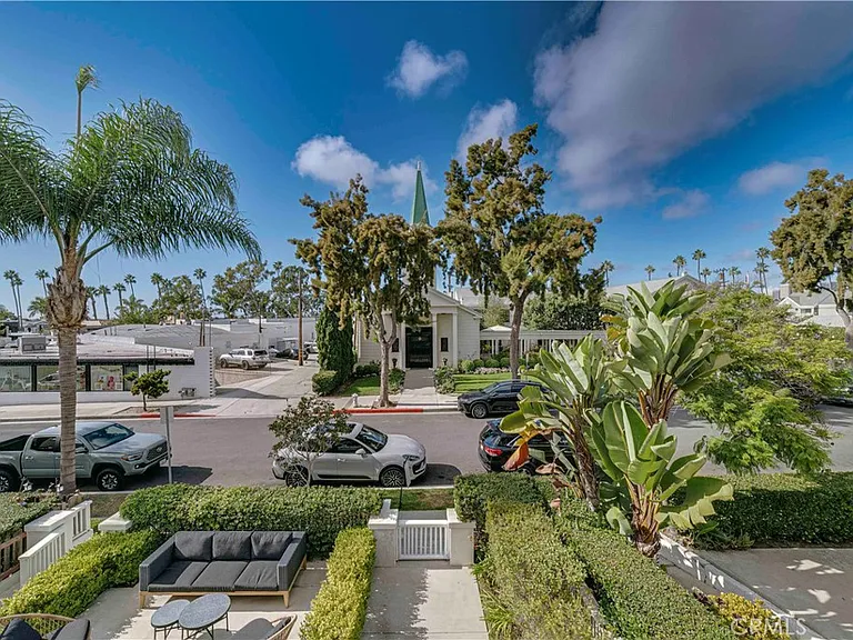 608 Heliotrope Ave — Photo 38