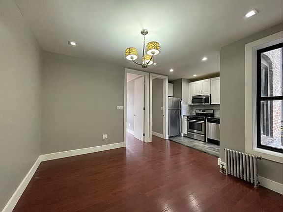 3rd image of 4308 Broadway APT 2
