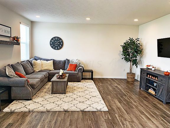 4th image of 5960 Annsborough Dr
