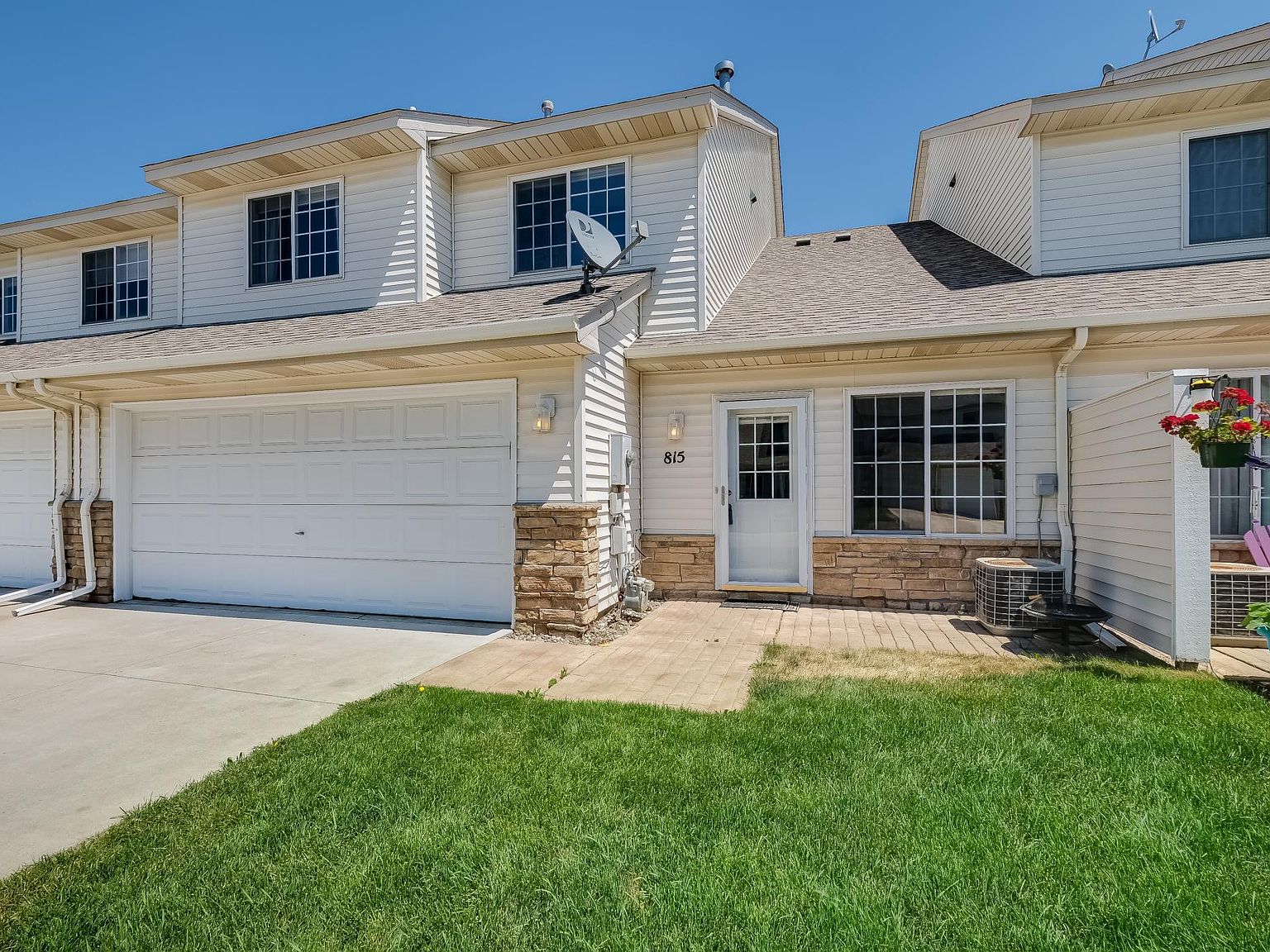815 Ferdinand Dr, Shakopee, MN 55379 Zillow