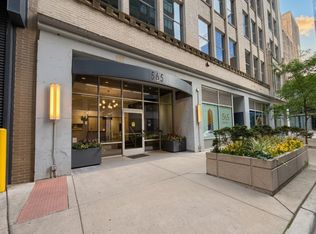 565 W Quincy St Unit 802, Chicago, IL 60661