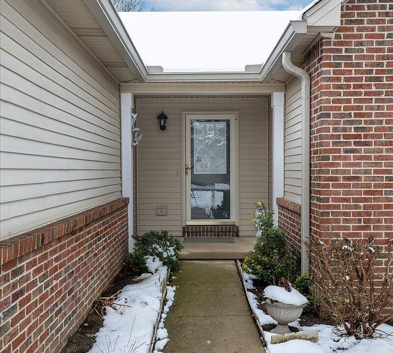 208 Woodfield Square Ln 74, Brighton, MI 48116 Zillow
