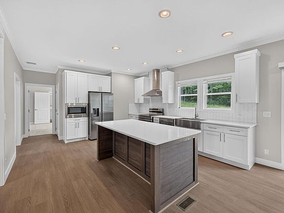 2nd image of 2540 River Ranch Dr