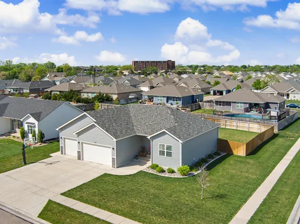 608 Covey Ct, Salina, KS 67401