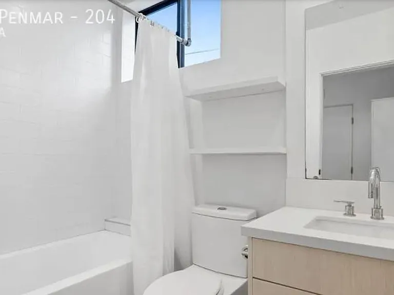 2432 Penmar Ave #204 — Photo 10
