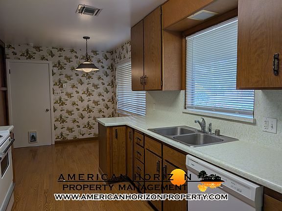 5th image of 4530 Edison Ave